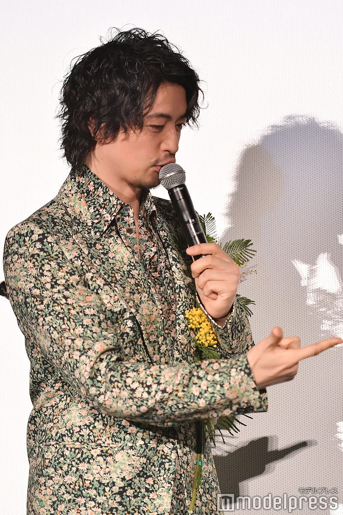 斎藤工「田舎のチョキで勝っちゃった」 (C)モデルプレス