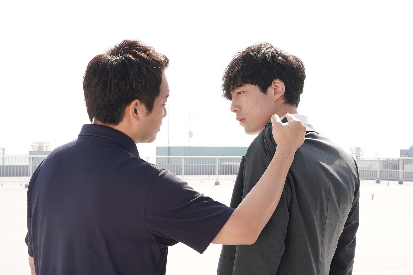 坂口健太郎「CODE―願いの代償―」第2話より（C）読売テレビ・日本テレビ