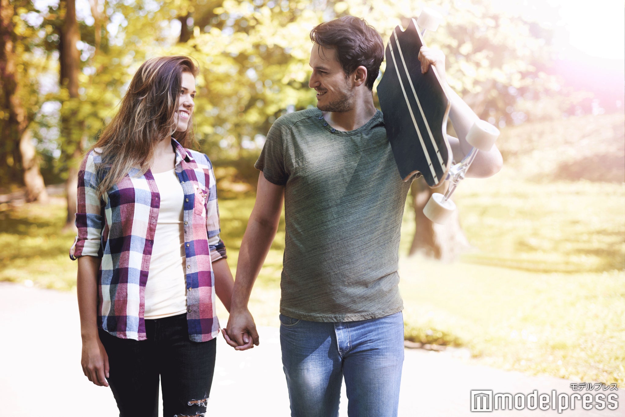 同棲はいつまでする？（photo by gpointstudio／Fotolia）