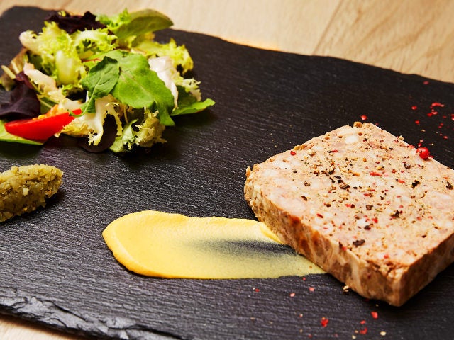 column_ab2e966cc46a2c0d3f4a7b1c316ba15a.