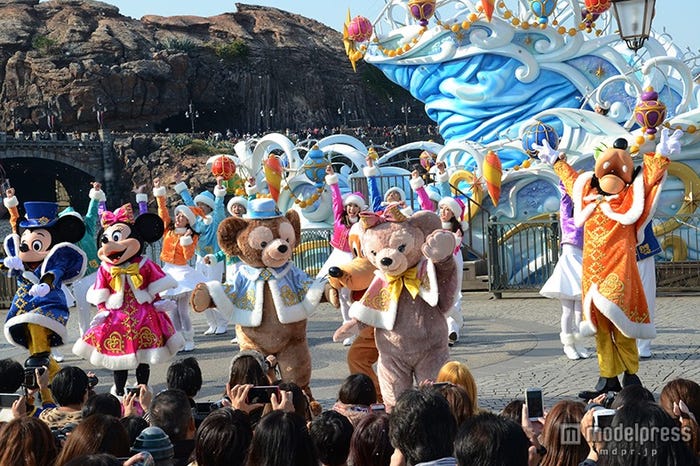 「カラフルホリデー・グリーティング」ダッフィー、シェリーメイも加わる