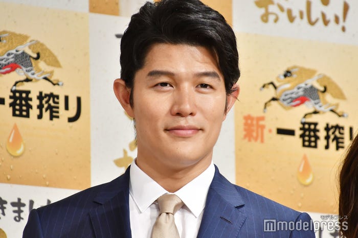 鈴木亮平 (C)モデルプレス