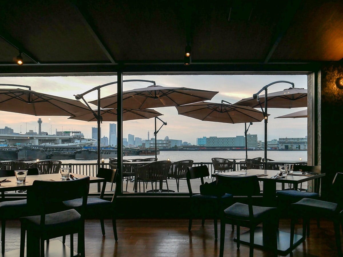 桔梗が大学時代の同級生と話をしていたレストラン「Re:Journal」