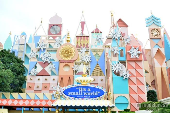 「イッツ・ア・スモールワールド“ベリーメリーホリデー”」