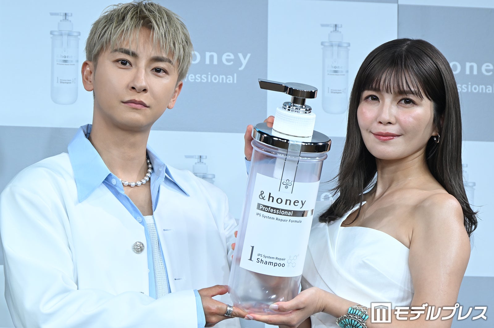 サロン専売品「&honey Professional」誕生記念発表会に出席した與真司郎、宇野実彩子（C）モデルプレス