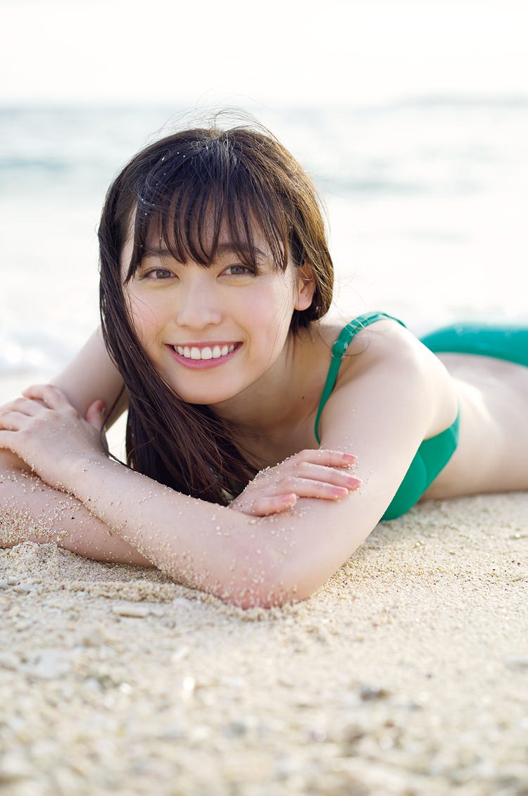 福原遥 水着 福原」のアイデア 9 件 | 福原, 白ビキニ, ビキニ写真