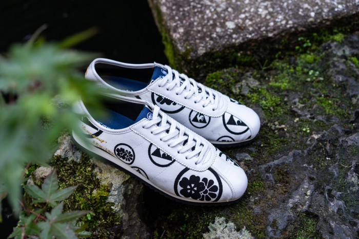 ルコックスポルティフ ソウソウ コラボスニーカーを発売 モデルプレス