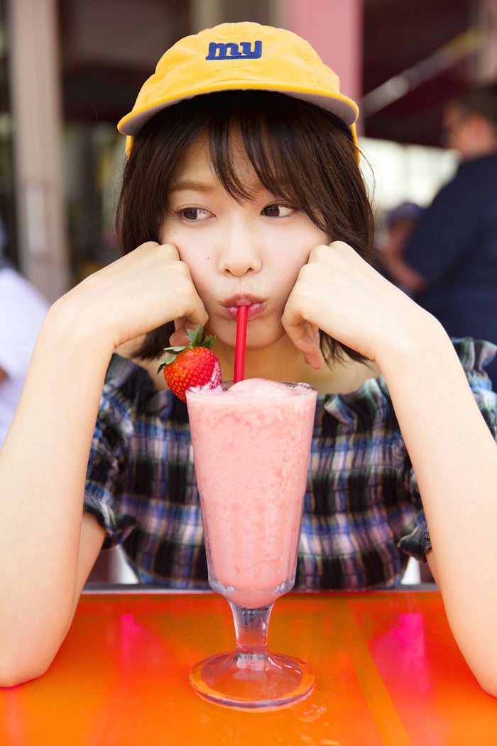 欅坂46渡邉理佐 ファン待望の初写真集 メンバー 新木優子も祝福 モデルプレス