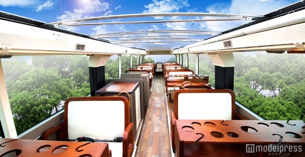 美しい景色とともに食事を楽しめる／画像提供：WILLER CORPORATION