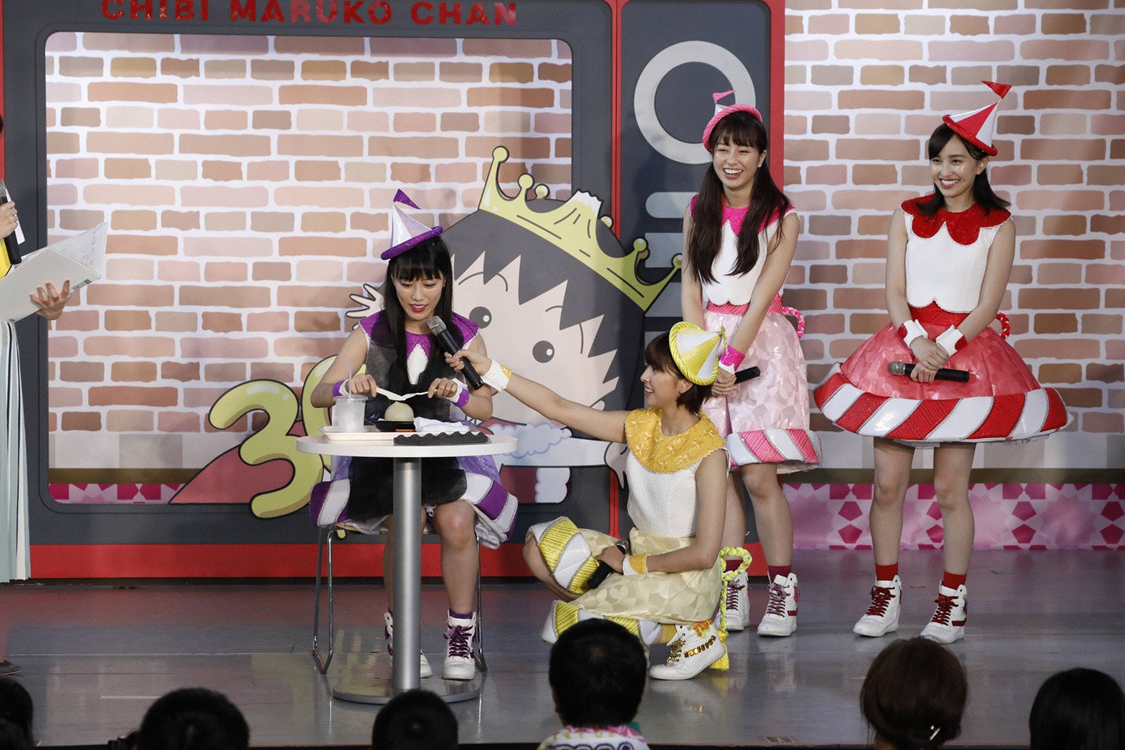 食レポをする高城れに（提供写真）