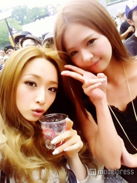 三井智雅(左)と田中美彩(右)