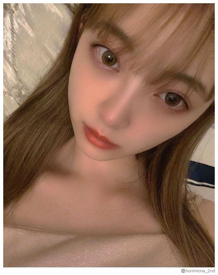 乃木坂46堀未央奈「いちばん髪色明るいとき」ハイトーンヘアの写真公開で反響