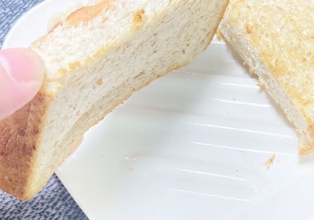 セリアの食パン皿