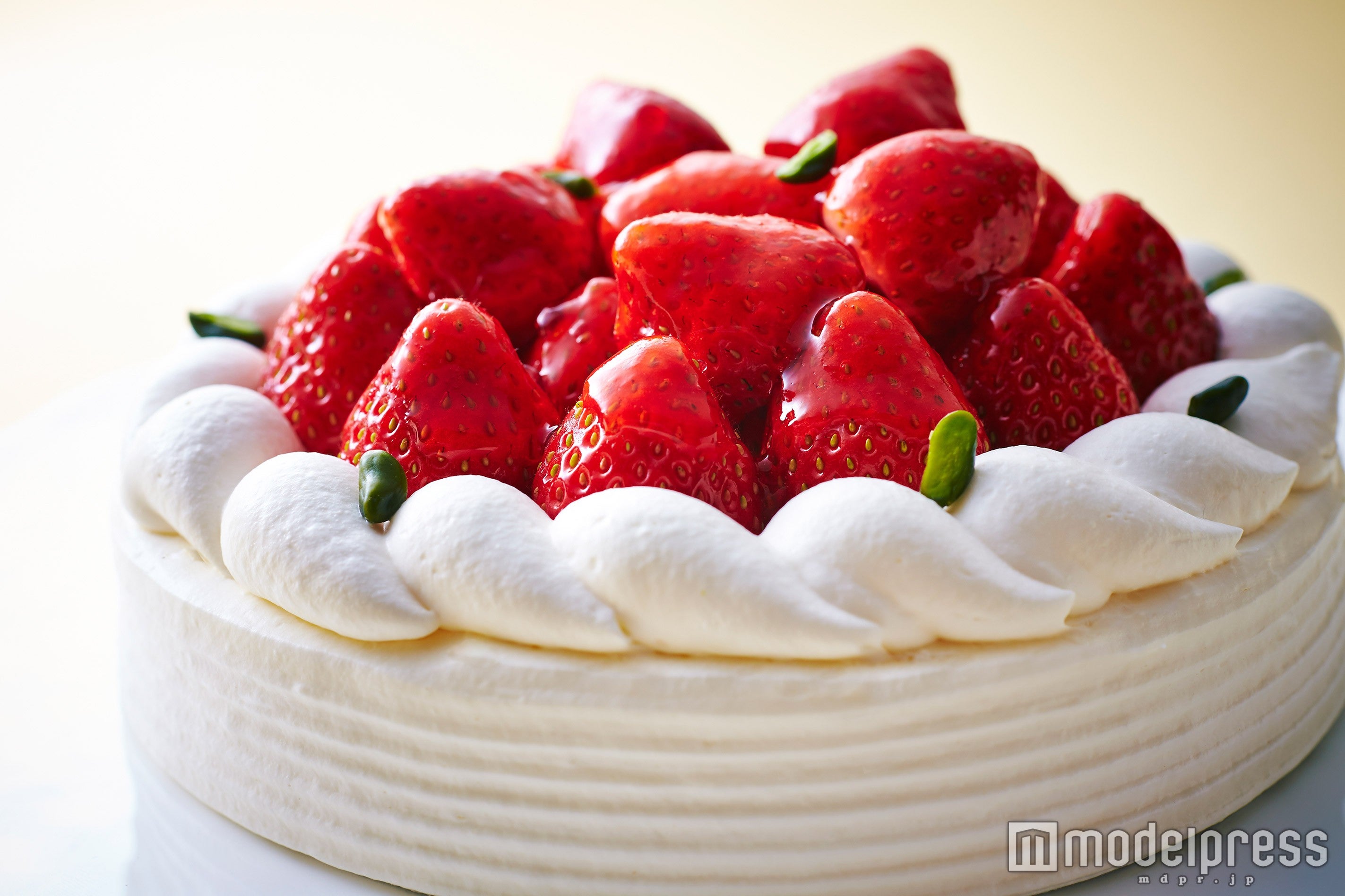 「アリスと楽しむストロベリー」（画像提供：京王プラザホテル）