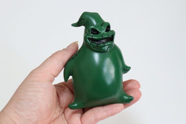 ダイソーのディズニーキャラクターのミニチュア置物（ジャック・スケリントン）