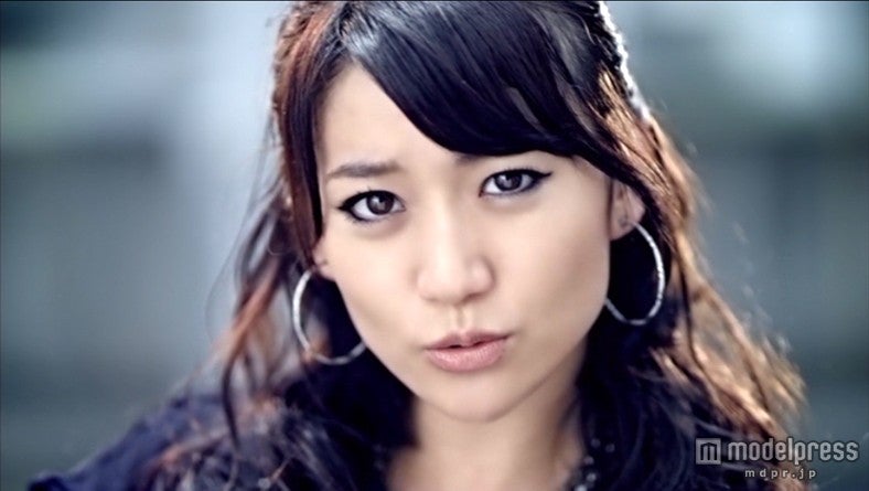 大島優子／「ギンガムチェック」のミュージックビデオより