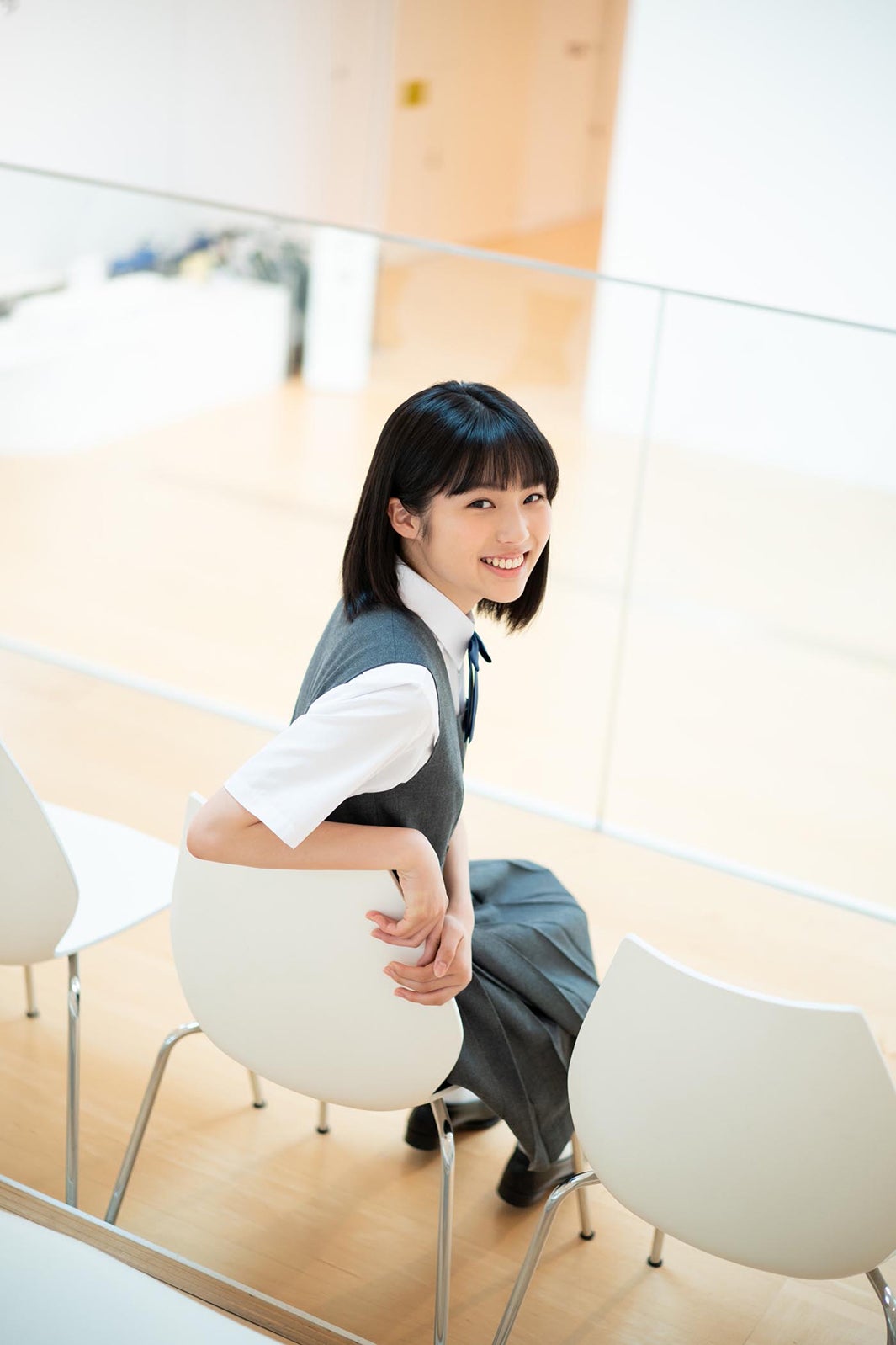 秋田汐梨／撮影：HIROKAZU
スタイリング：米丸友子
ヘア＆メイク：吉田美幸
（C）2018 PROTO STAR