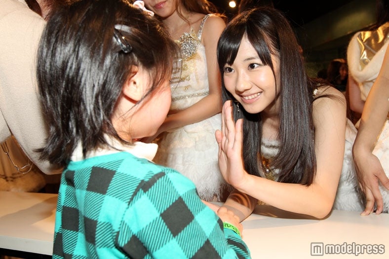 AKB48前田敦子、柏木由紀ら全90名が握手でお見送り　チャリティー公演開催