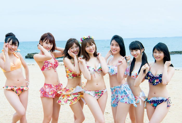 (左から)須田亜香里、宮脇咲良、渡辺麻友、指原莉乃、松井珠理奈、荻野由佳、横山由依(C)Takeo Dec./週刊プレイボーイ