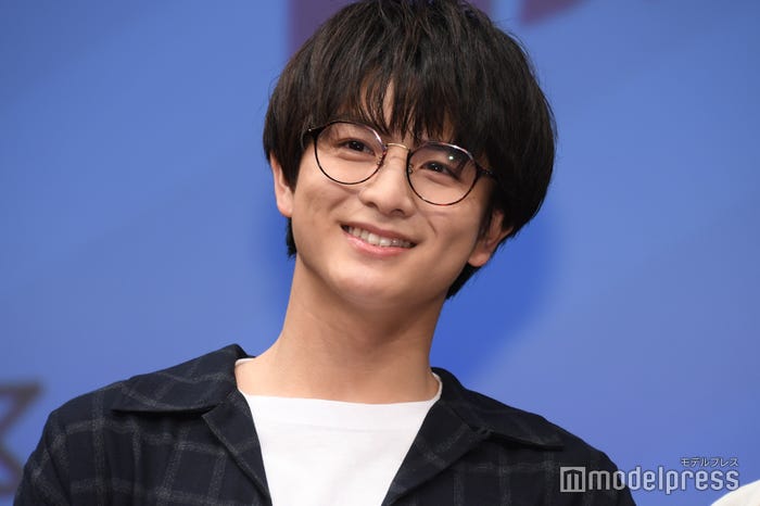 「自分自身優しいですし」とサラッと入れザワつかせる柏木悠(C)モデルプレス