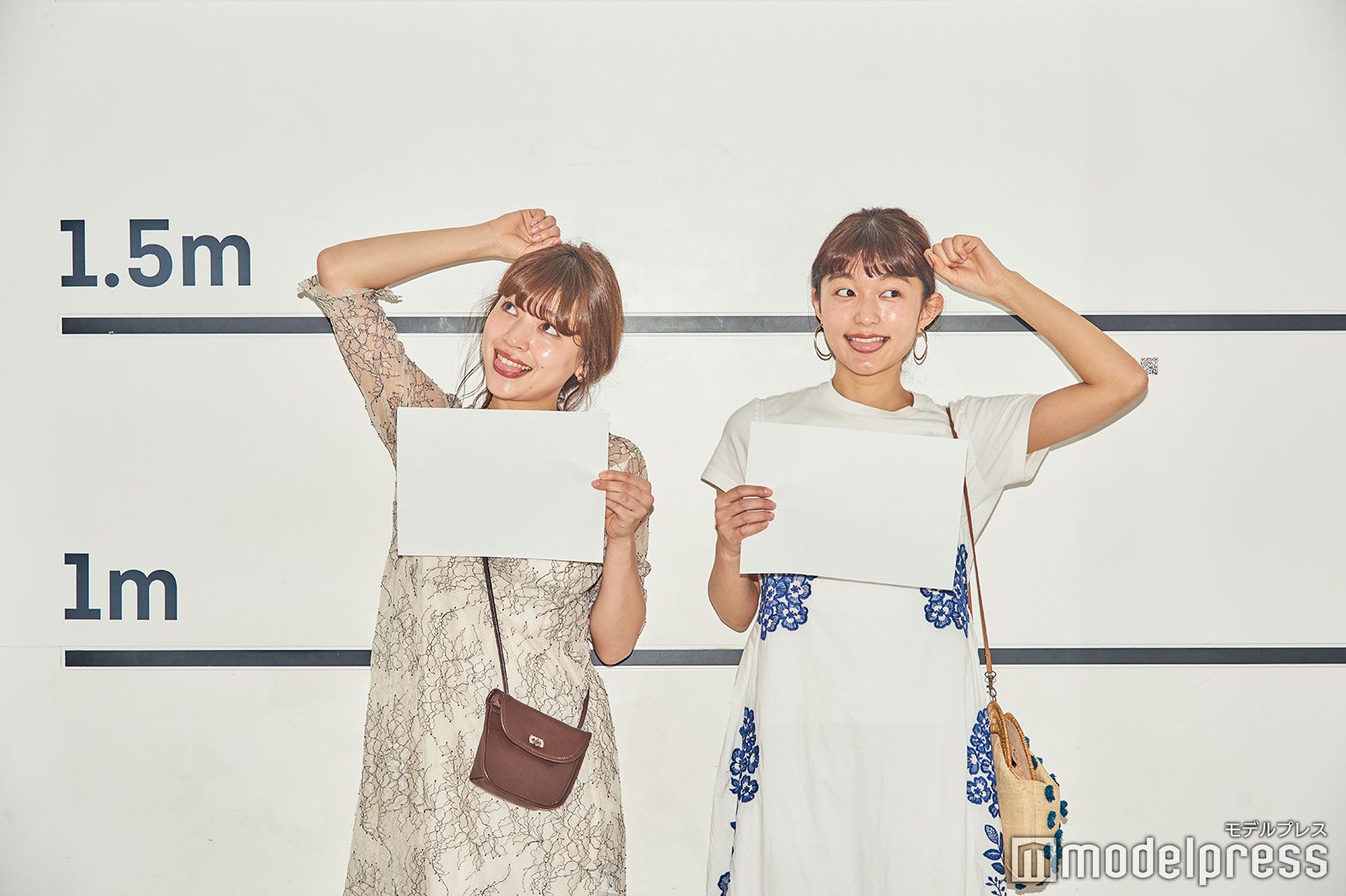 壁面に設置されたQRコードにアクセスすると、ユニークなフォトが撮影できるアプリも楽しめます。（C）モデルプレス