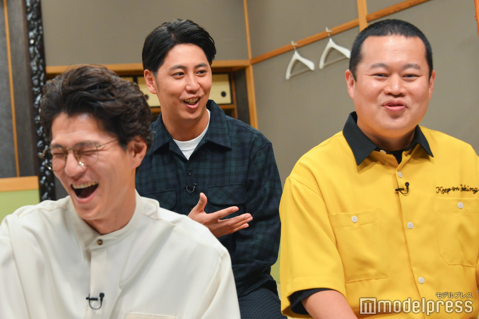 「ジョンソン」囲み取材の模様（C）モデルプレス