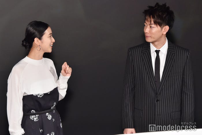 武井咲、佐藤健 (C)モデルプレス