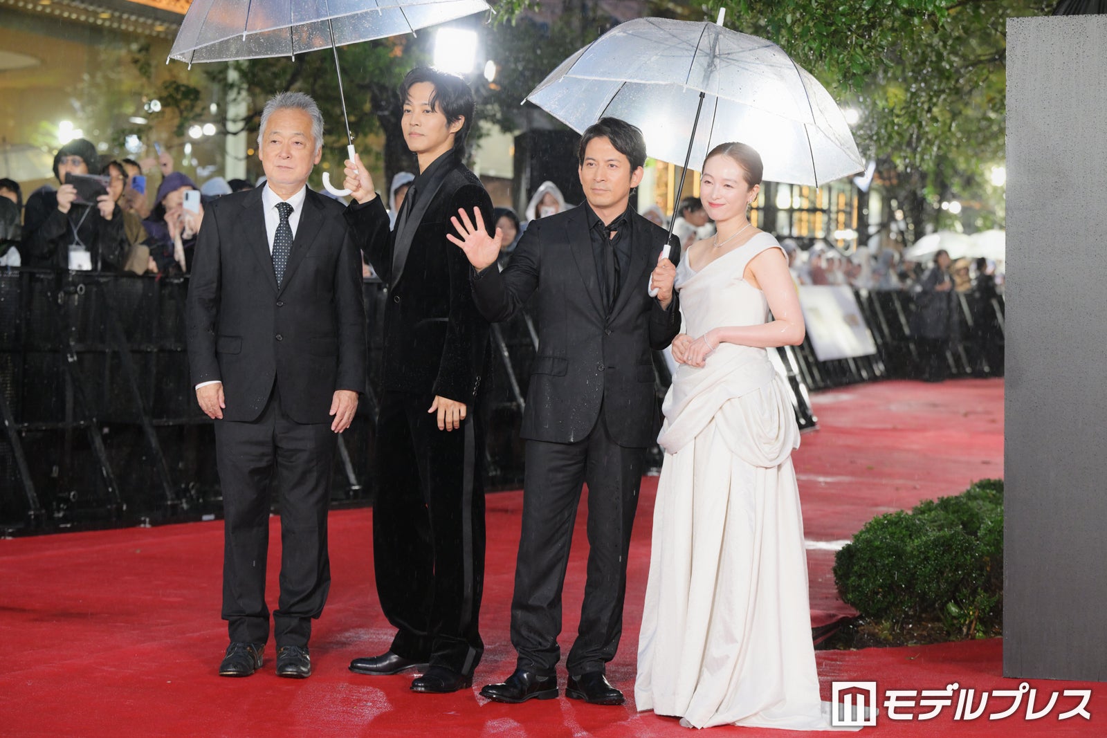 瀬々敬久監督、松坂桃李、岡田准一、清野菜名（C）モデルプレス