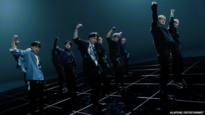 JO1「無限大(INFINITY)」MV場面写真(C)LAPONE ENTERTAINMENT