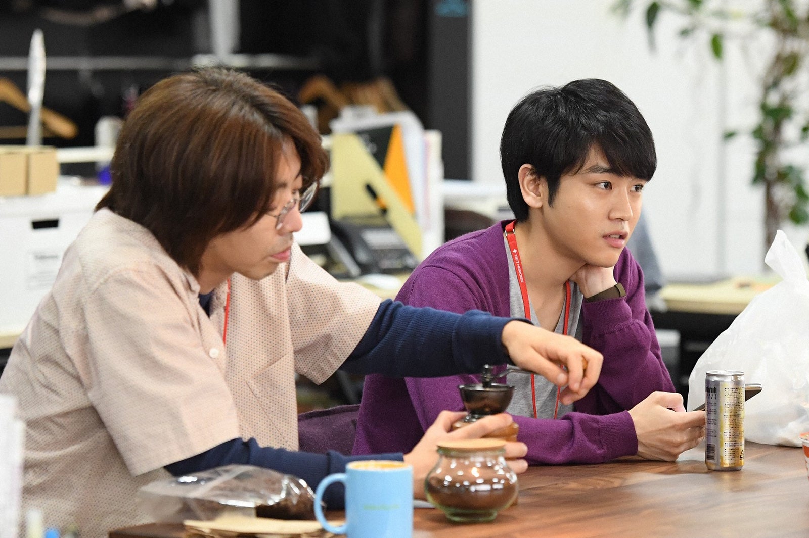 柄本時生、泉澤祐希／「わたし、定時で帰ります。」第8話より（C）TBS