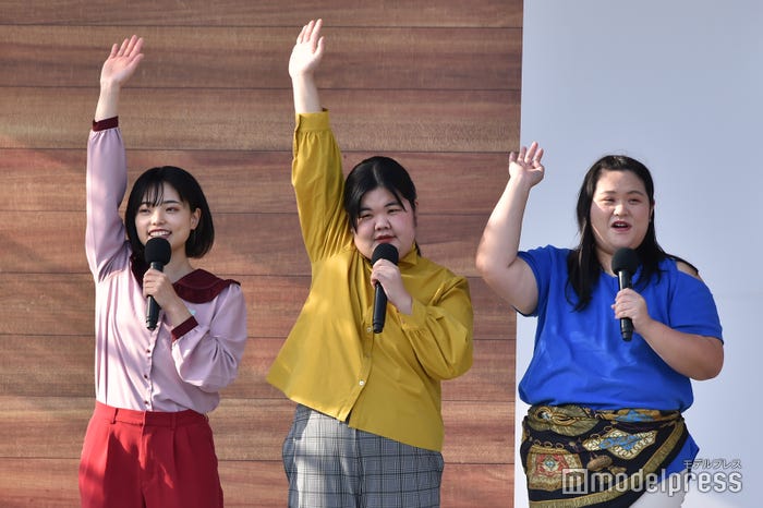 ぼる塾(きりやはるか、あんり、田辺智加) (C)モデルプレス