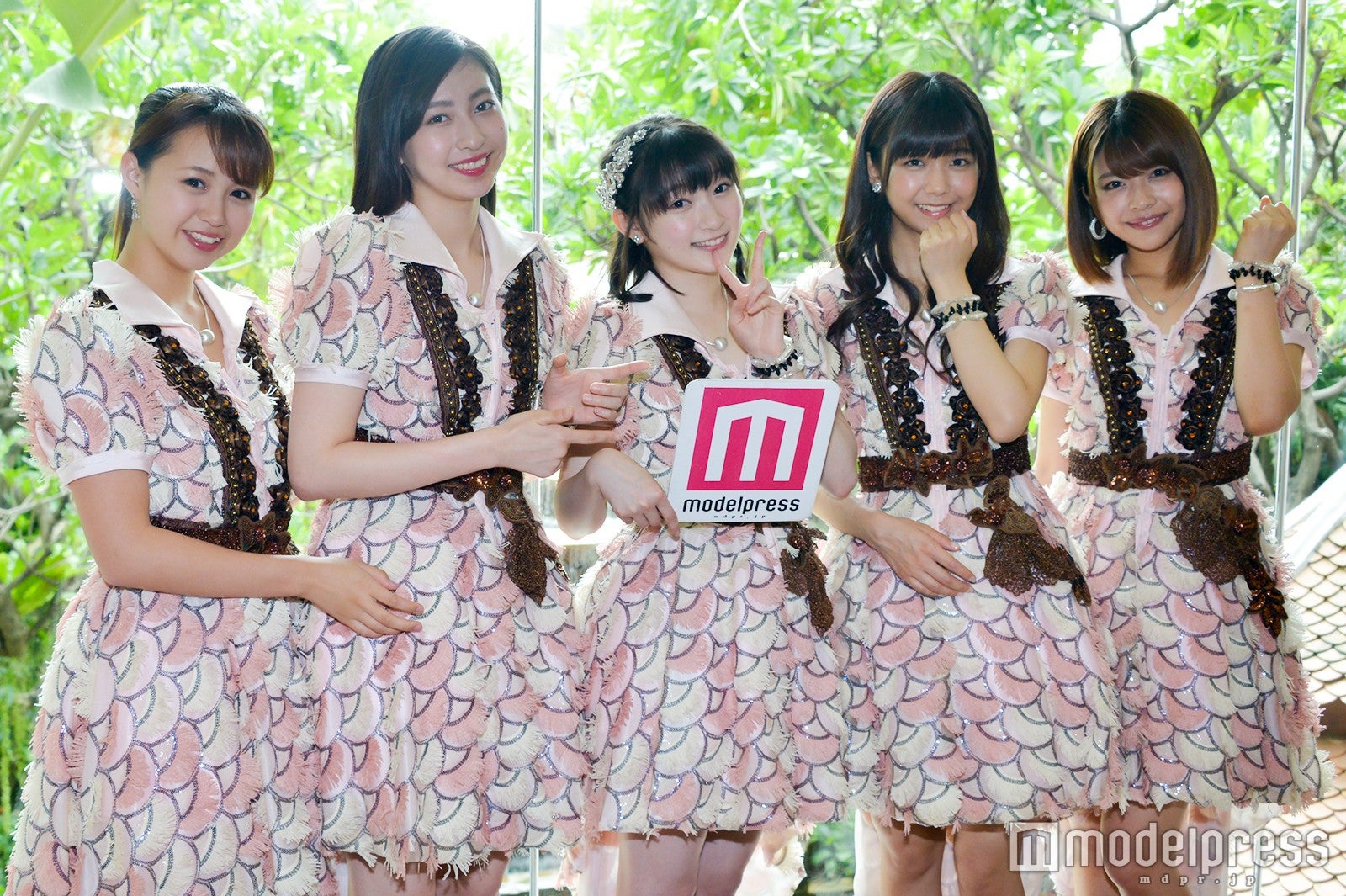 左から：高木紗友希、植村あかり、宮本佳林、宮崎由加、金澤朋子（C）モデルプレス