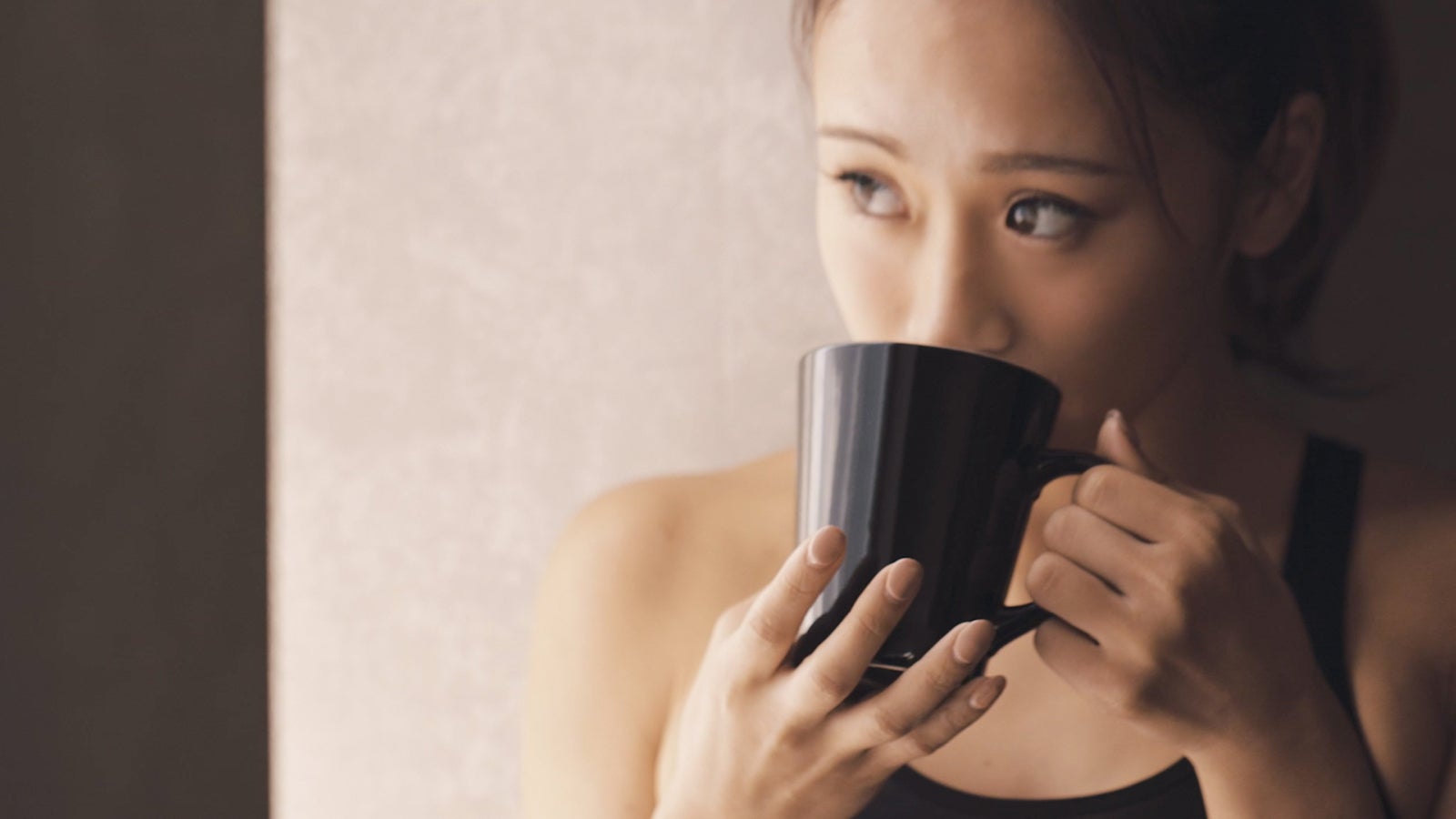 田辺莉咲子WEBCMカット（提供画像）