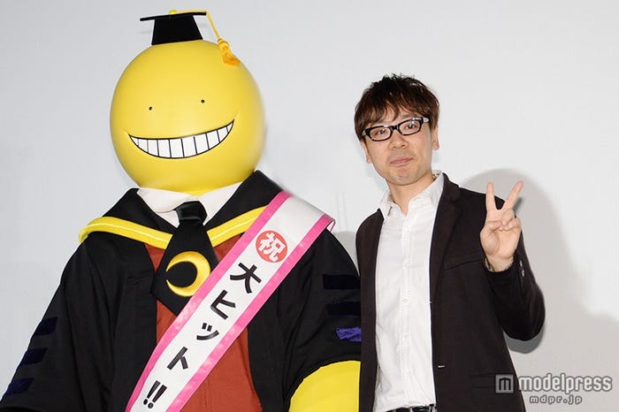 (右から)上原寿一プロデューサー、殺せんせー