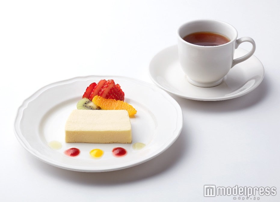 「亜弓・プレート」1，296円（ドリンク、ケーキ）／画像提供：高島屋