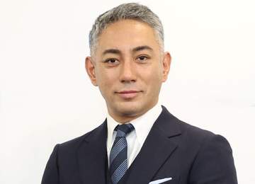 えっ新人アナ？！「一瞬誰？」「イケメンすぎ」團十郎の隣で品格輝く ひるおび登場美男子にSNS騒然「見ない間に成長しすぎ！笑」