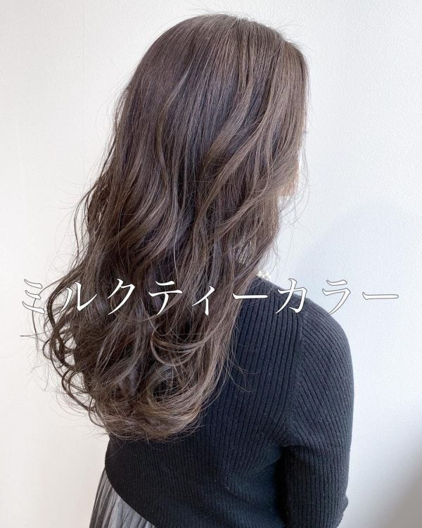 21 ロングヘアは旬の髪色で春らしく 季節に合う人気ヘアカラーをご紹介 モデルプレス