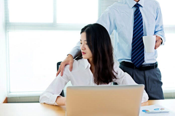 4.「今のはセクハラ・パワハラじゃないよね?(笑)」と確かめる