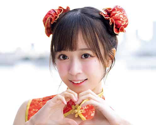 上海出身の美女レイヤー・yami、緊急来日で初表紙 水着&ランジェリー姿で豊満バスト披露