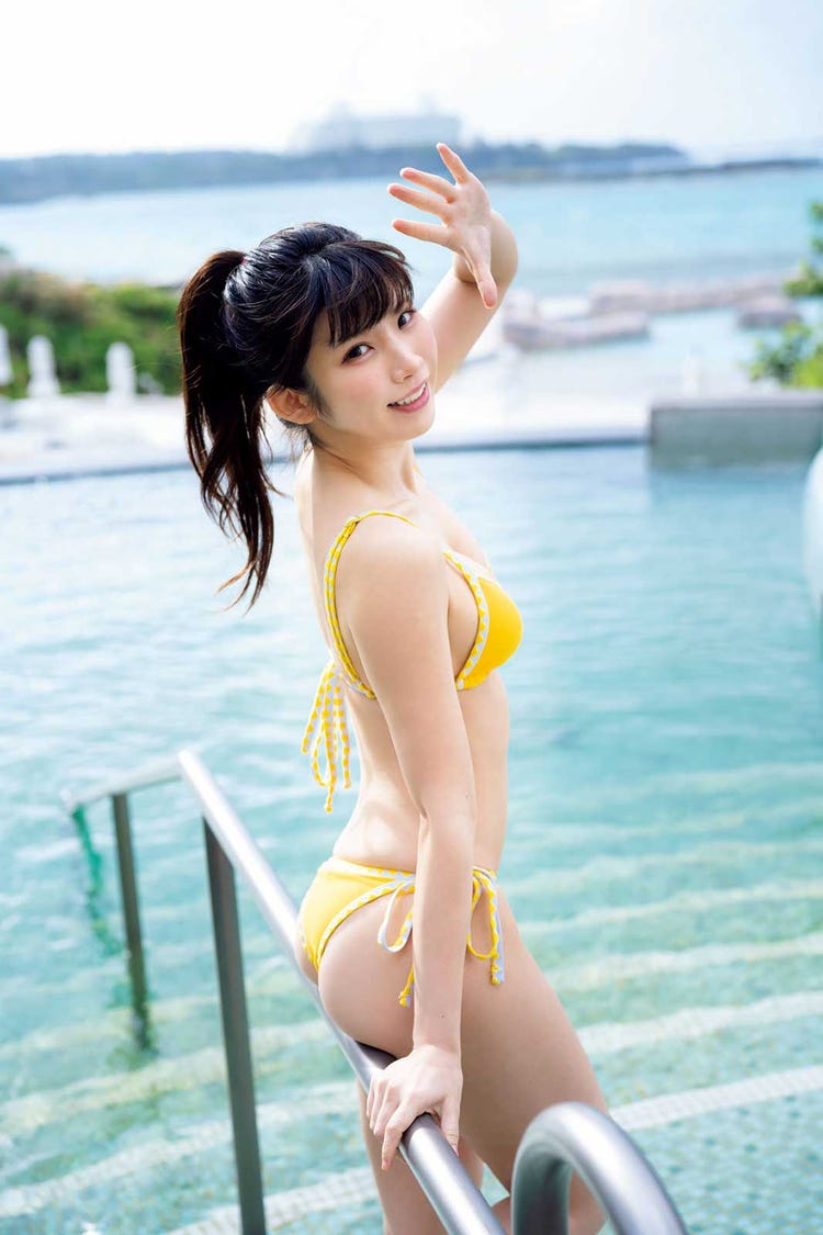 えなこ プールサイドの水着姿に釘付け モデルプレス えなこ プールサイドの水着姿に釘付け モデルプレス