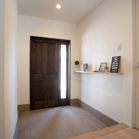 風水的におすすめの玄関の壁紙まとめ インテリアとしてもおしゃれな例をご紹介 モデルプレス