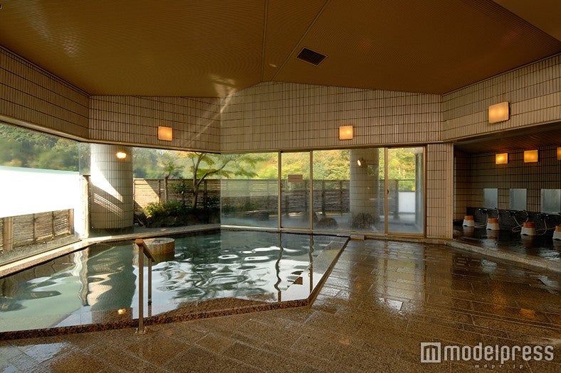 6階大浴場／画像提供：ホテル河鹿荘