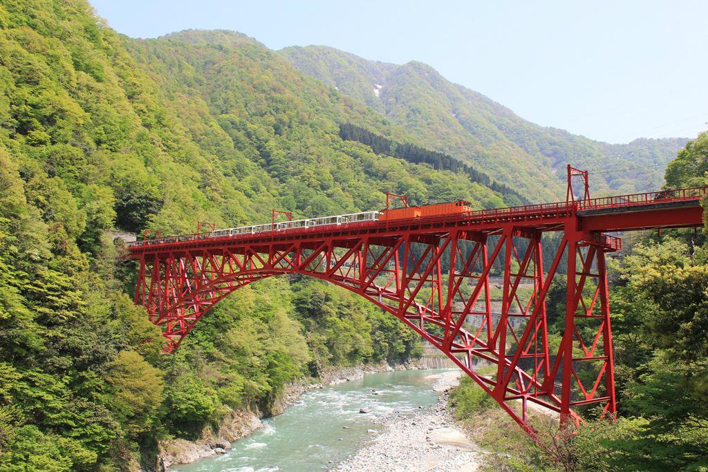 黒部峡谷トロッコ電車／画像提供：黒部峡谷鉄道