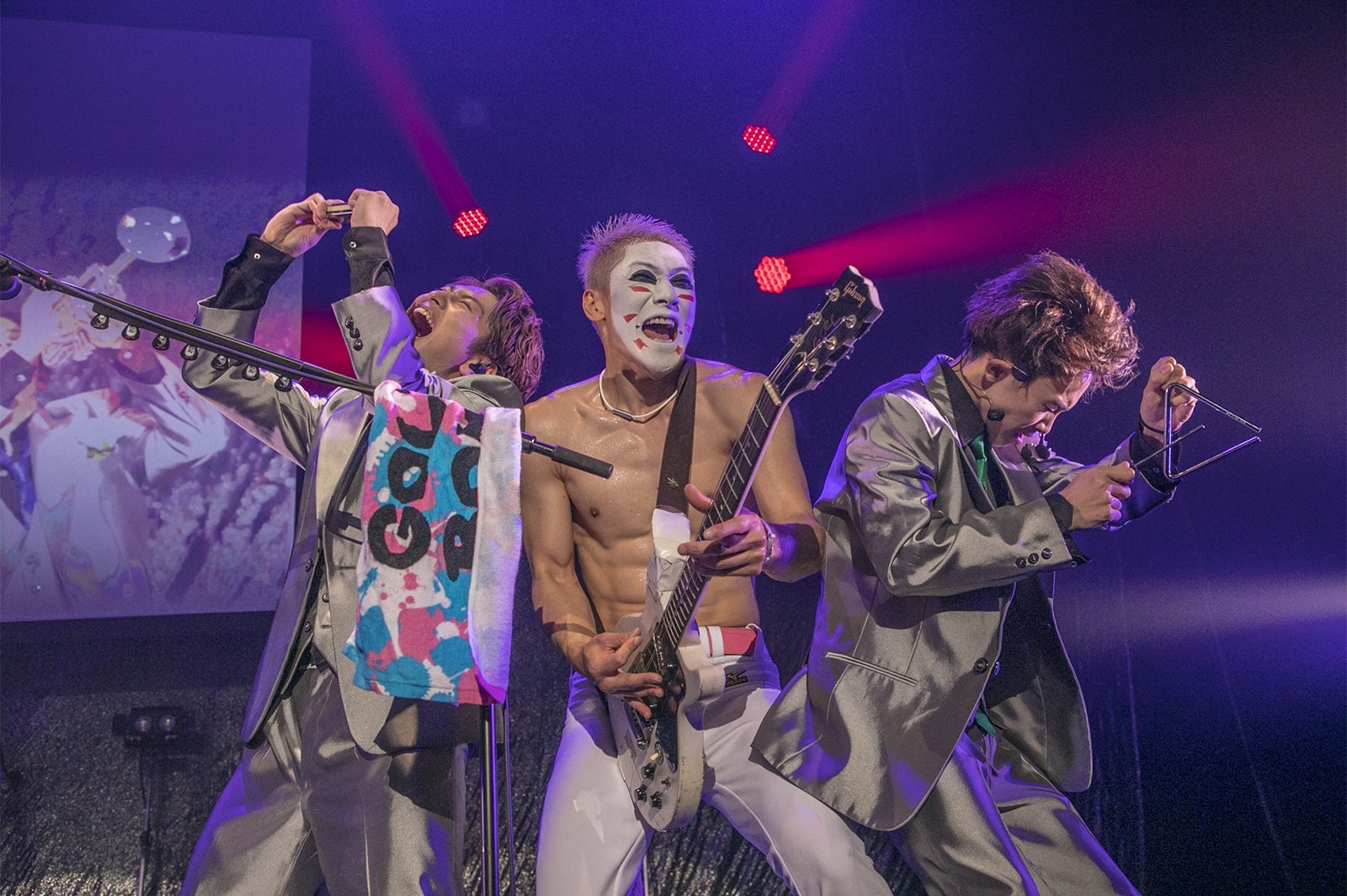 超特急とゴールデンボンバーがコラボ（写真提供：SDR）