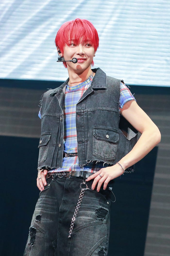 「ゲームが下手すぎる~」とへこんでいたNICHOLAS(C)HYBE LABELS JAPAN