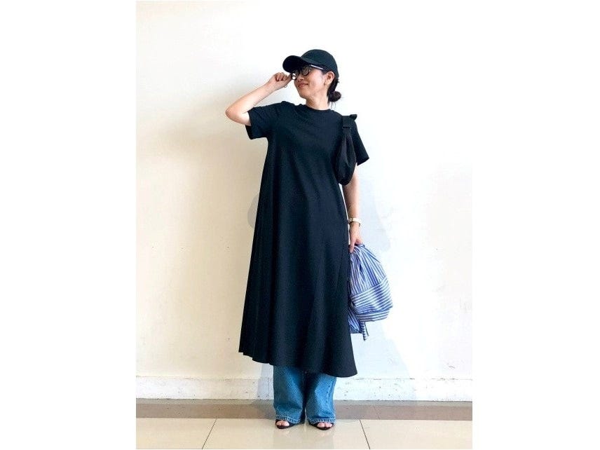 デニムなどボトムスとのレイヤードコーデもいちおし　出典：WEAR