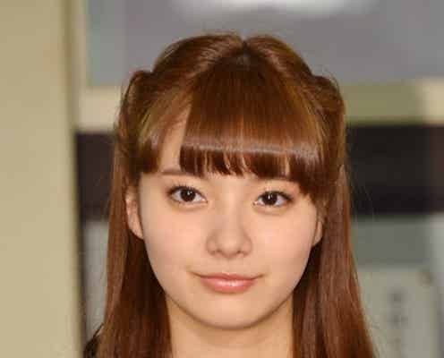 「Seventeen」モデル新川優愛、キュートな制服姿披露