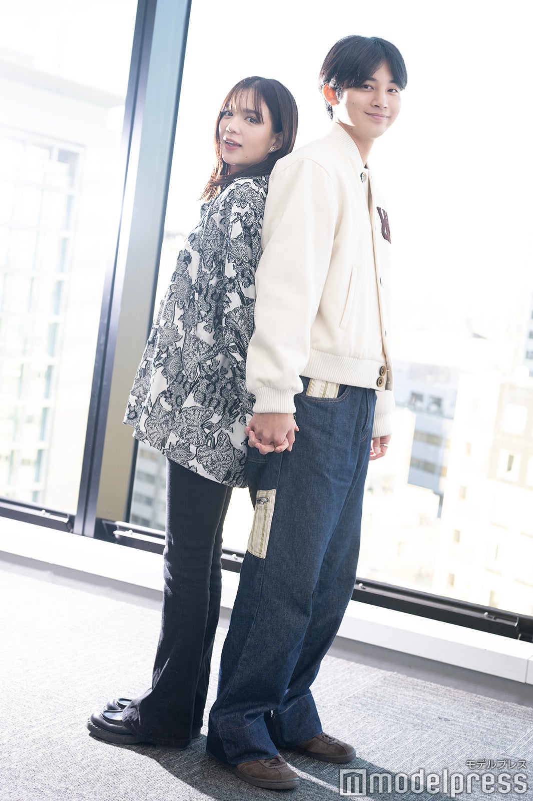 矢ヶ部初音、高崎凌（C）モデルプレス