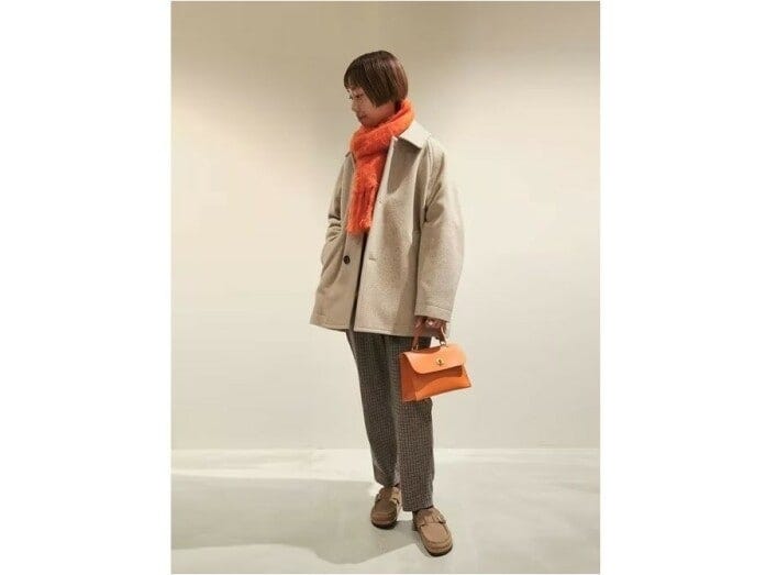 【OKコーデ】差し色を使ってメリハリを付けると効果的　出典：WEAR