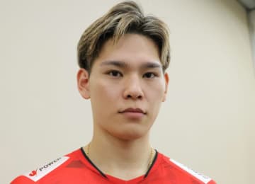 西田有志 超高級赤のスポーツカーが「めっちゃかっこいい」「一児のパパに見えない」お値段なんと5000万円！アストンマーティンが提供